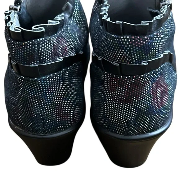 NWOB Alegria Hannah Multi Dot Floral Ruffle Victorian Booties size 35 5/5.5 - Picture 2 of 7